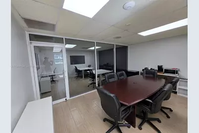 8555 NW 29th St, Doral, FL 33122 - Photo 7