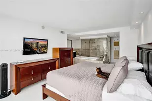 1000 Parkview Dr, Hallandale Beach, FL 33009 - Photo 17