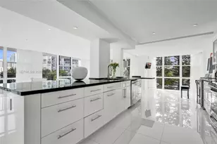 1000 Parkview Dr, Hallandale Beach, FL 33009 - Photo 35