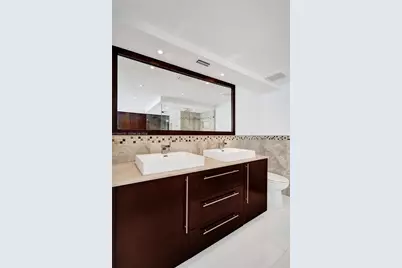 1000 Parkview Dr #330, Hallandale Beach, FL 33009 - Photo 23