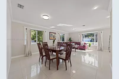 8205 SW 116th St, Miami, FL 33156 - Photo 9
