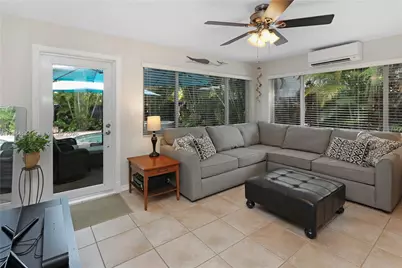 1247 Washington St, Hollywood, FL 33019 - Photo 3