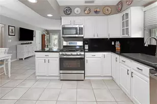 1247 Washington St, Hollywood, FL 33019 - Photo 9