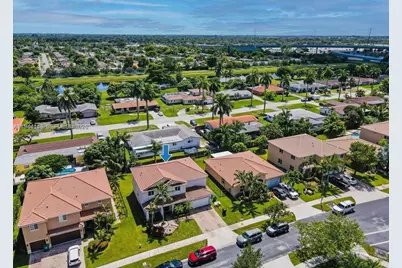 1378 NW 204th St, Miami Gardens, FL 33169 - Photo 5