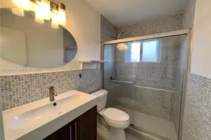 1881 NE 210th St, Miami, FL 33179 - Photo 23
