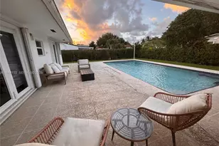 1881 NE 210th St, Miami, FL 33179 - Photo 11