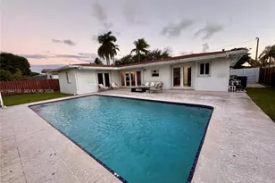 1881 NE 210th St, Miami, FL 33179 - Photo 13