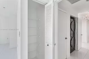 253 NE 2nd St, Miami, FL 33132 - Photo 31