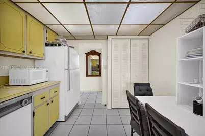 7135 Collins Ave #435, Miami Beach, FL 33141 - Photo 31