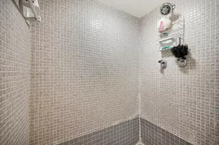 7135 Collins Ave, Miami Beach, FL 33141 - Photo 33