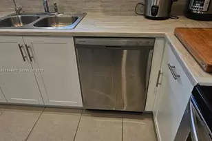 1146 SE 26th Ter, Homestead, FL 33035 - Photo 7