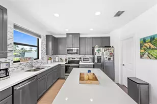 4518 E Aqua Bella Ln, Dania Beach, FL 33312 - Photo 3