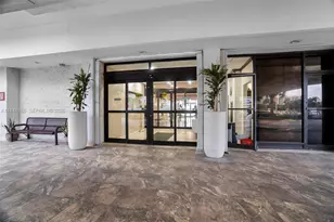 300 Bayview Dr, Sunny Isles Beach, FL 33160 - Photo 27