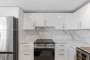 665 NE 25th St, Miami, FL 33137 - Photo 15