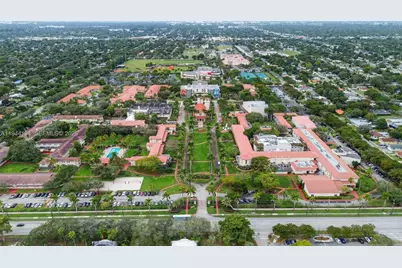 425 NE 114th St, Miami, FL 33161 - Photo 45