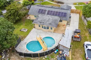 8330 NW 3rd St, Pembroke Pines, FL 33024 - Photo 17