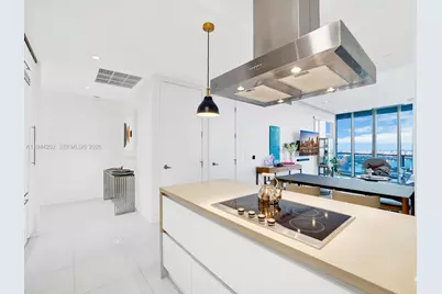 1100 Biscayne Blvd #4001, Miami, FL 33132 - Photo 15
