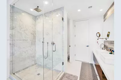 1100 Biscayne Blvd #4001, Miami, FL 33132 - Photo 7