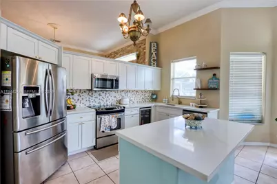 2845 Fairways Dr, Homestead, FL 33035 - Photo 7