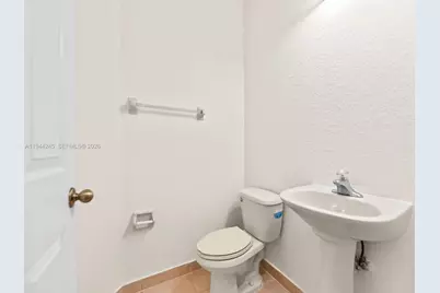 2441 SE 14th St, Homestead, FL 33035 - Photo 9