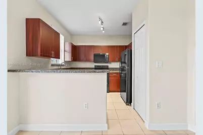 2441 SE 14th St, Homestead, FL 33035 - Photo 13