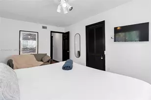 660 NE 121st St, Biscayne Park, FL 33161 - Photo 31