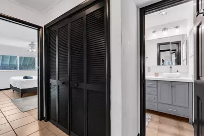 660 NE 121st St, Biscayne Park, FL 33161 - Photo 27