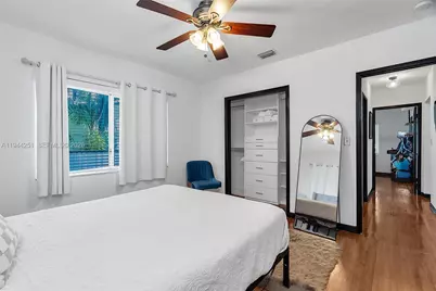 660 NE 121st St, Biscayne Park, FL 33161 - Photo 25