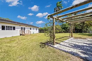 6830 N Waterway Dr, Miami, FL 33155 - Photo 27