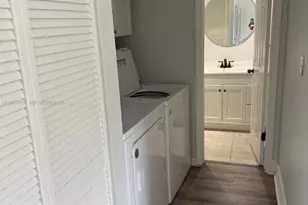 242 Wimbledon Lake Dr, Plantation, FL 33324 - Photo 9