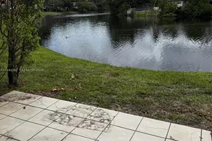 242 Wimbledon Lake Dr, Plantation, FL 33324 - Photo 23