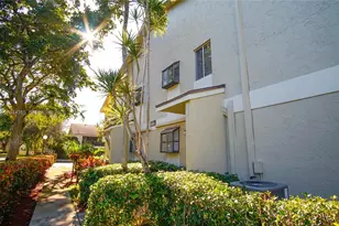 606 Gardens Dr, Pompano Beach, FL 33069 - Photo 3