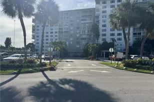 3800 Hillcrest Dr, Hollywood, FL 33021 - Photo 3