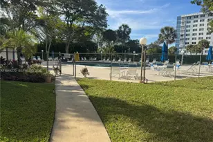 3800 Hillcrest Dr, Hollywood, FL 33021 - Photo 23