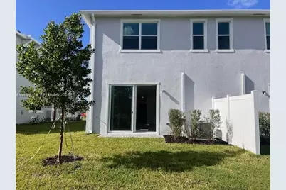 405 SE Crossoak Ln #405, Port Saint Lucie, FL 34984 - Photo 17