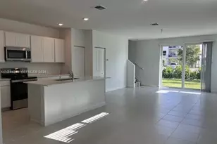 405 SE Crossoak Ln, Port Saint Lucie, FL 34984 - Photo 3