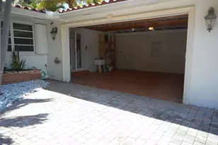 2325 Magnolia Dr, North Miami, FL 33181 - Photo 3
