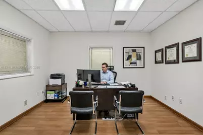 2021 Coolidge St #106, Hollywood, FL 33020 - Photo 3