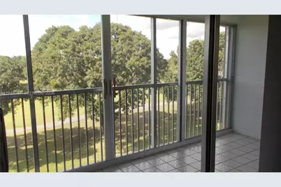 300 SW 130th Ter #415B, Pembroke Pines, FL 33027 - Photo 17