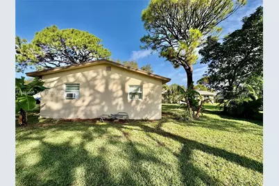 412 SW Natura Ave, Deerfield Beach, FL 33441 - Photo 3
