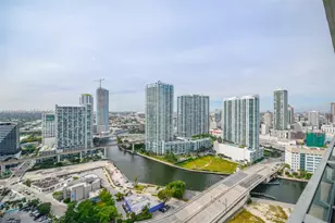 68 SE 6th St, Miami, FL 33131 - Photo 21