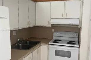 4717 NW 7th St, Miami, FL 33126 - Photo 7