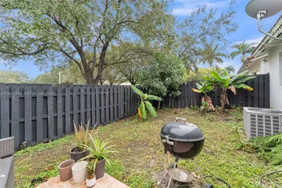 8255 NW 186th St #1002, Hialeah, FL 33015 - Photo 31