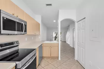 5670 NW 116th Ave #219, Doral, FL 33178 - Photo 9