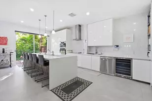 11372 NW 72nd Terrace, Doral, FL 33178 - Photo 1