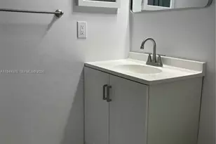 10023 Winding Lake Rd, Sunrise, FL 33351 - Photo 15