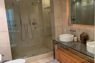 6000 Collins Ave, Miami Beach, FL 33140 - Photo 19