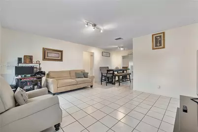 5011 NW 51st St, Tamarac, FL 33319 - Photo 5