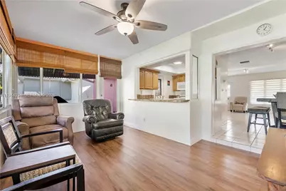 5011 NW 51st St, Tamarac, FL 33319 - Photo 13
