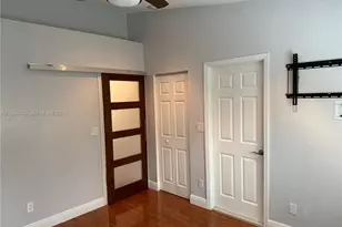 823 NW 208th Terrace, Pembroke Pines, FL 33029 - Photo 9